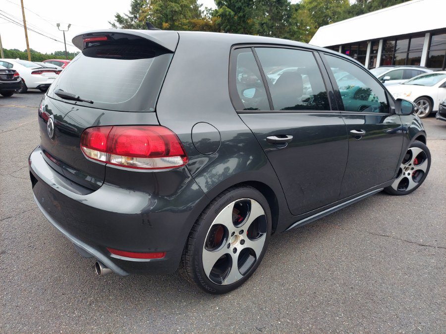 Used 2011 Volkswagen Golf 4-Door FWD image 4