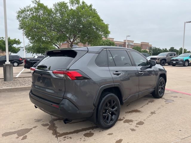 Used 2022 Toyota RAV4 LE FWD image 5