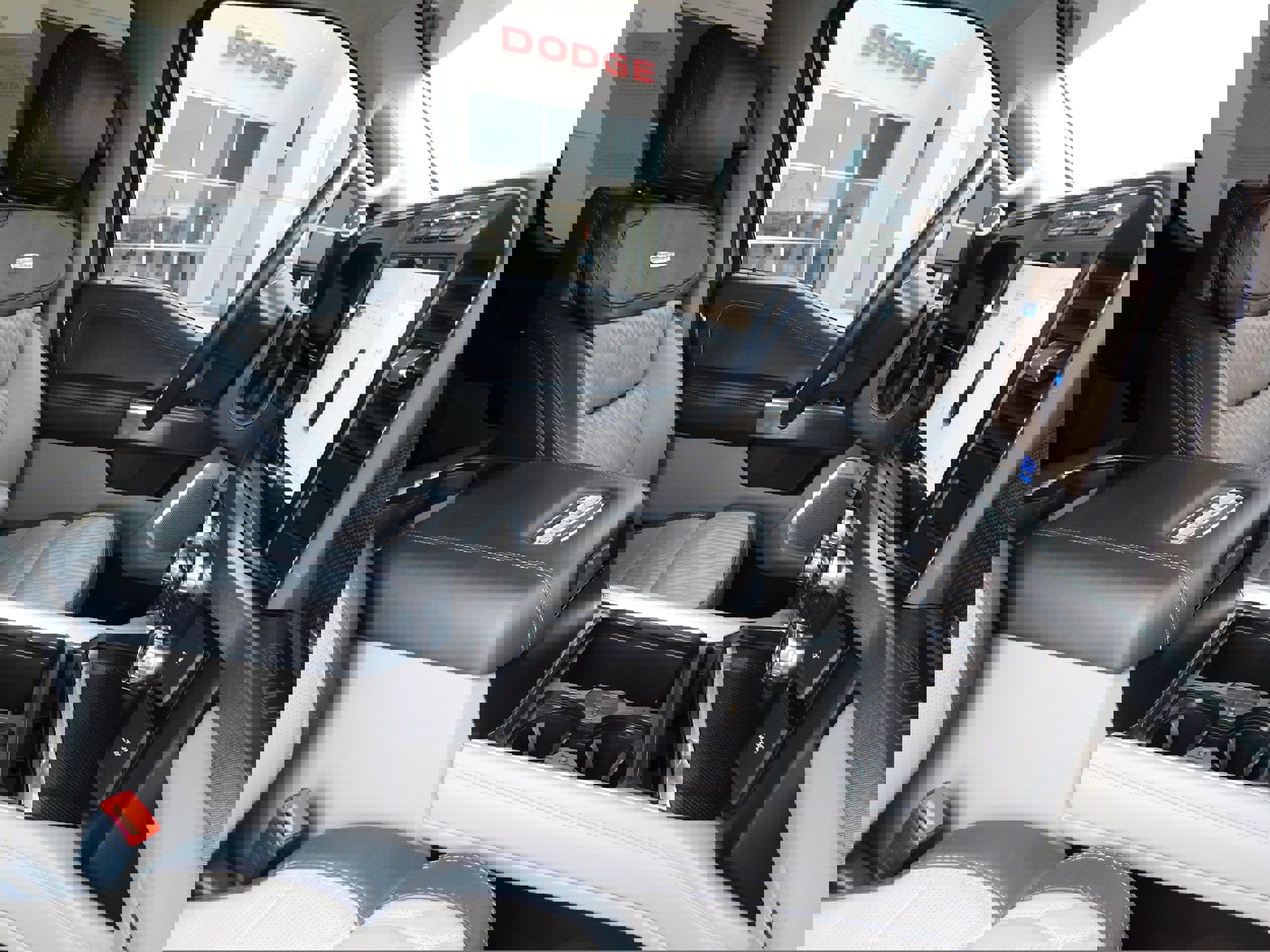 Used 2023 Ford F250 Limited w/ FX4 Off-Road Package image 15