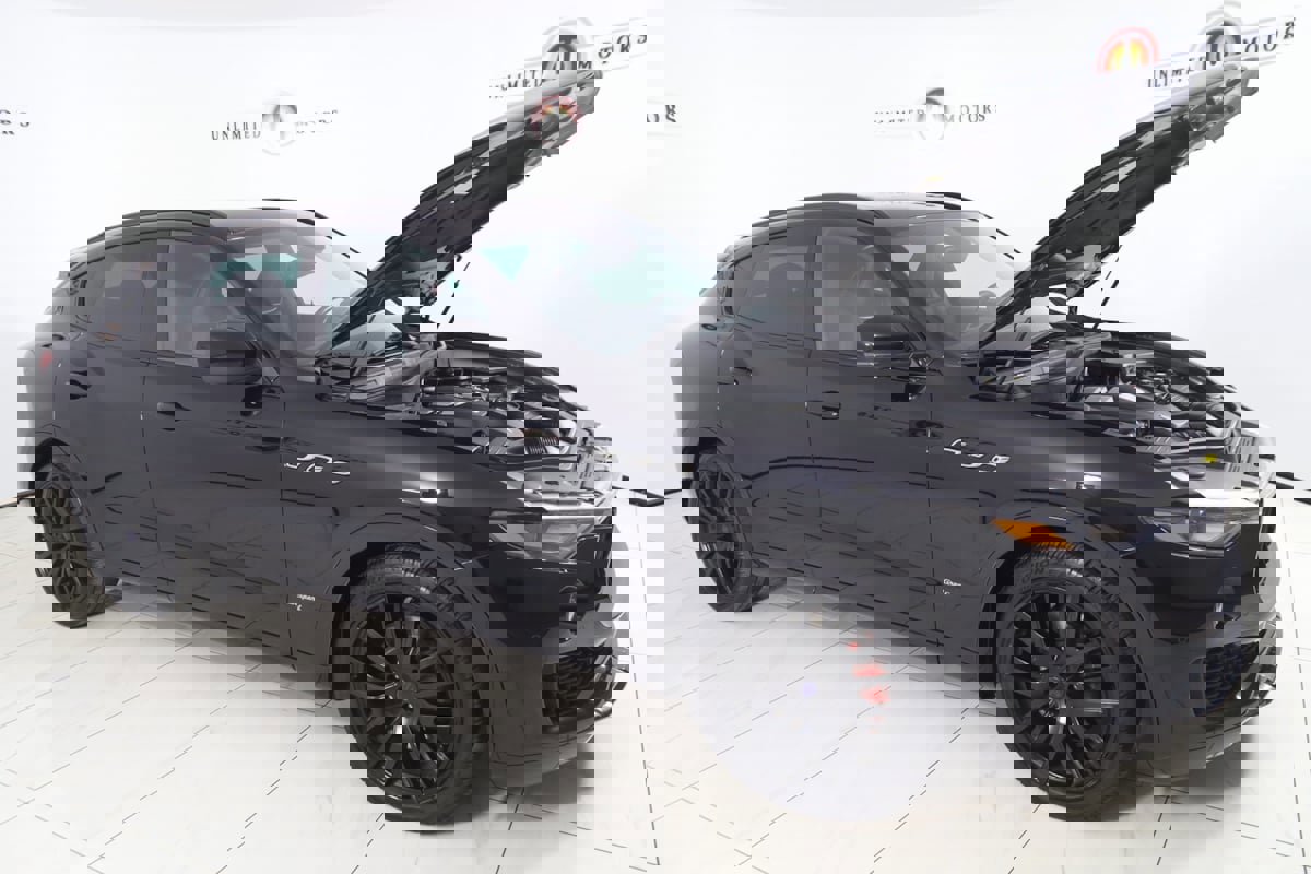 Used 2018 Maserati Levante GranSport image 26