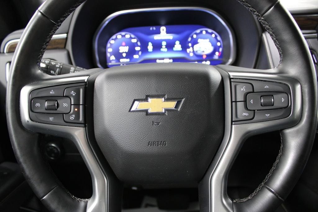 Used 2023 Chevrolet Suburban Premier image 42