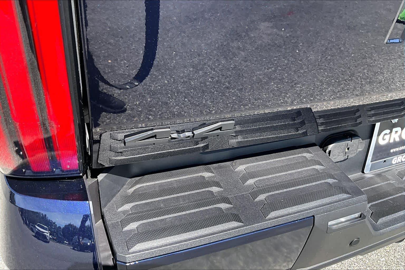 Used 2025 Toyota Tundra Platinum AWD/4WD image 10