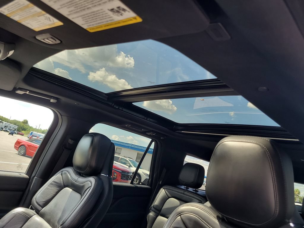 Used 2020 Lincoln Navigator L Reserve w/ Luxury Package RWD image 20