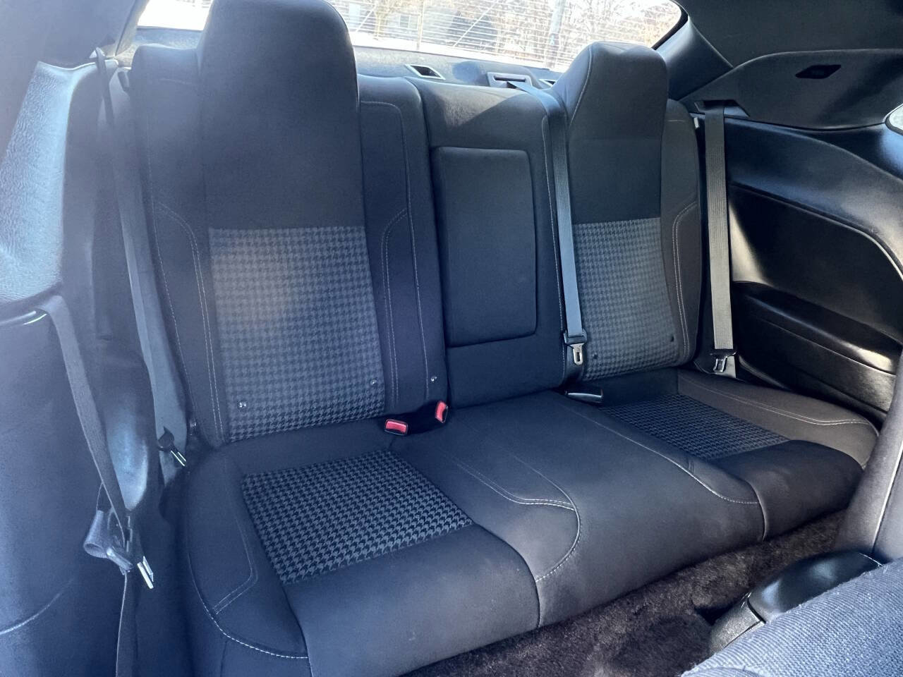 Used 2018 Dodge Challenger SXT image 33