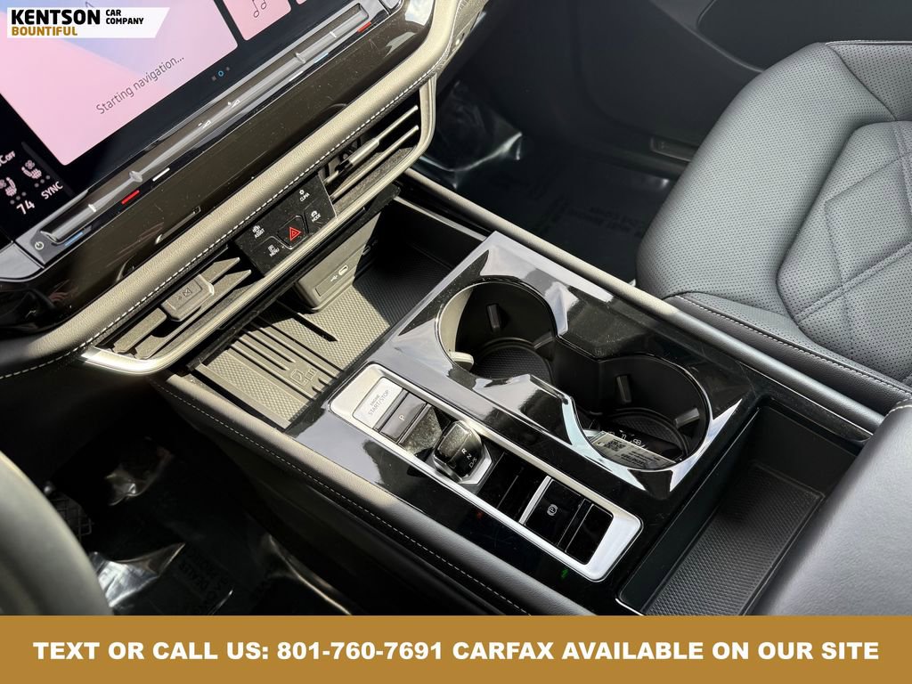 Used 2025 Volkswagen Atlas SE image 24