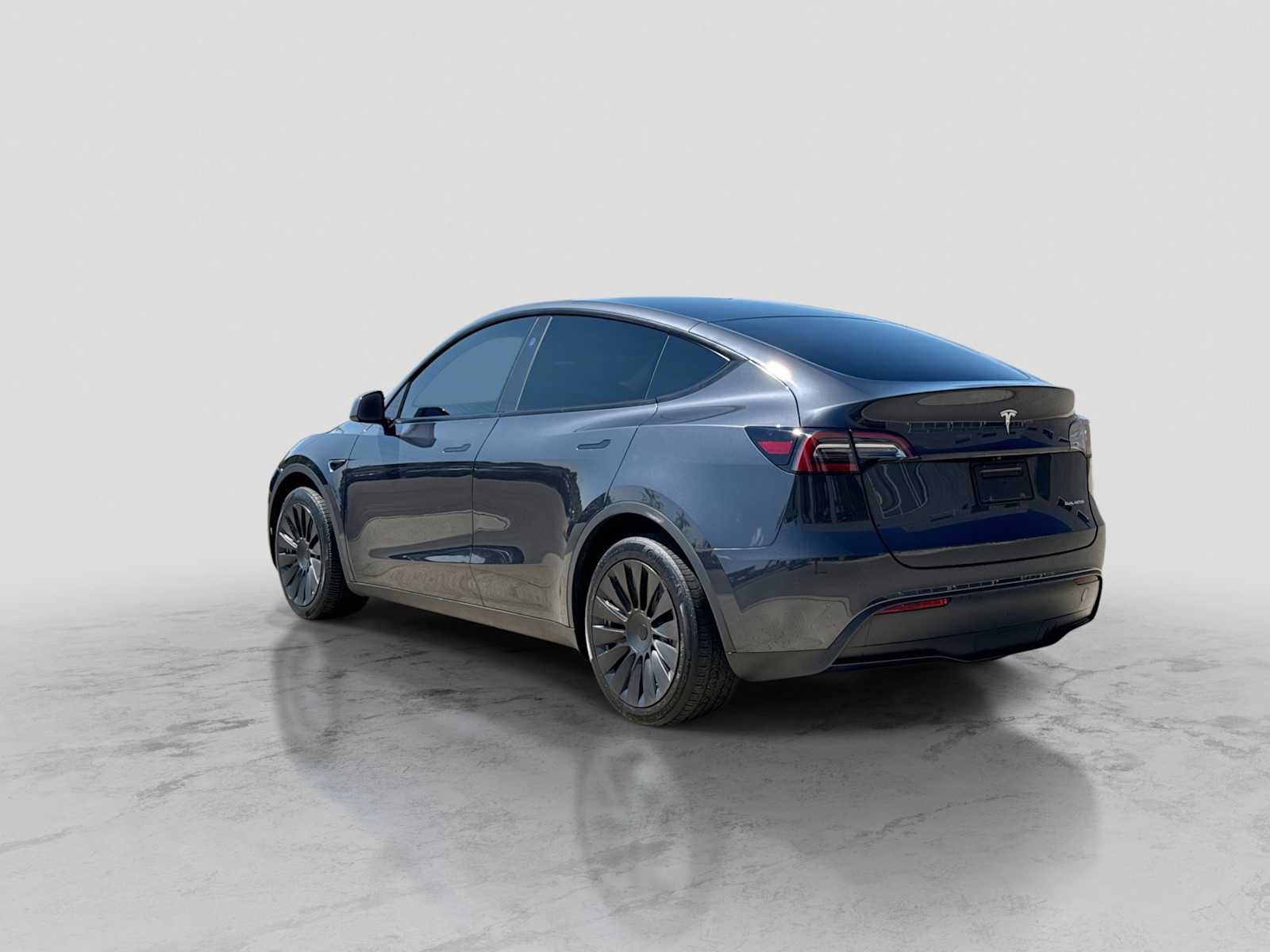 Used 2024 Tesla Model Y Long Range AWD/4WD image 4