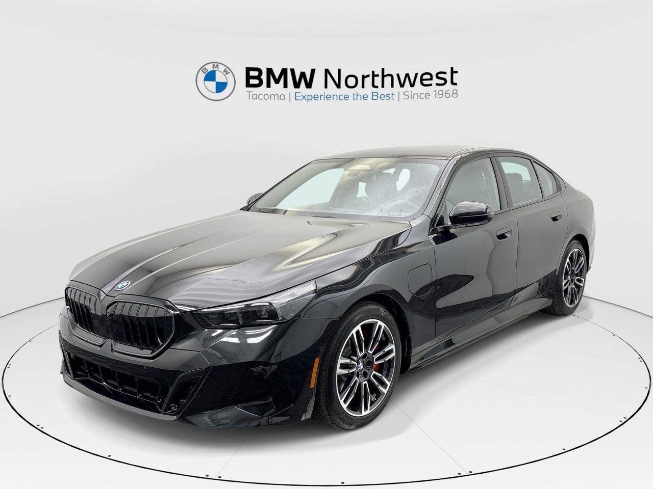New 2026 BMW 550e xDrive w/ Executive Package