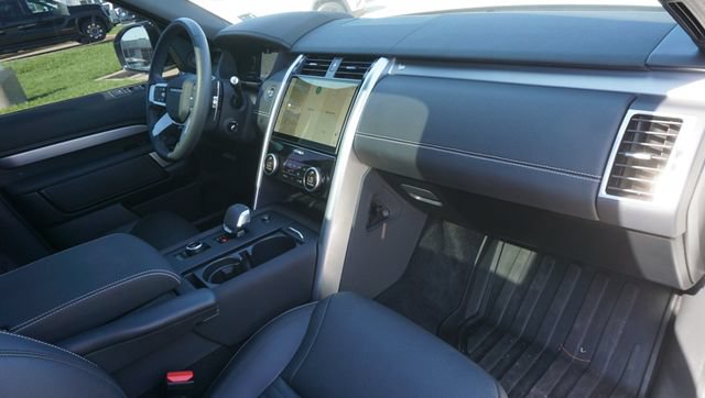 Used 2024 Land Rover Discovery Dynamic SE AWD/4WD image 21