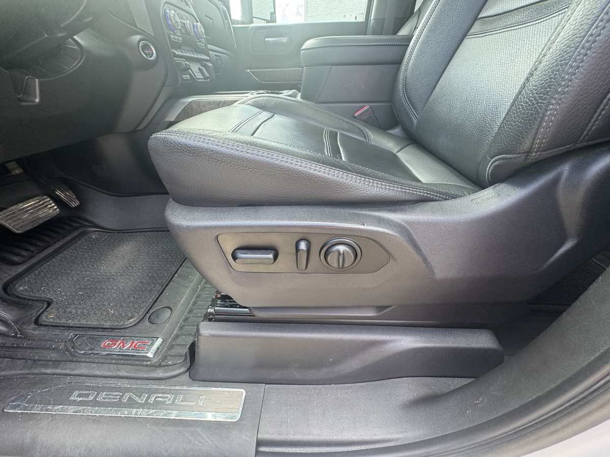 Used 2021 GMC Sierra 2500 Denali w/ Denali Ultimate Package AWD/4WD image 12