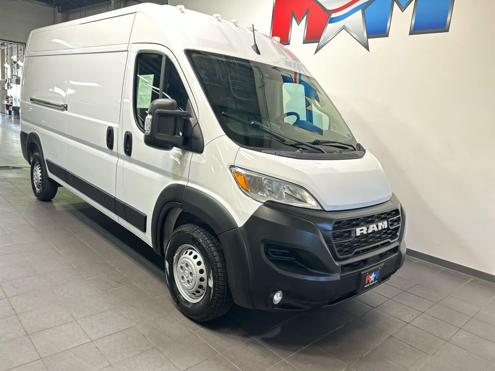 Used 2025 RAM ProMaster 3500 w/ Convenience Group FWD image 2