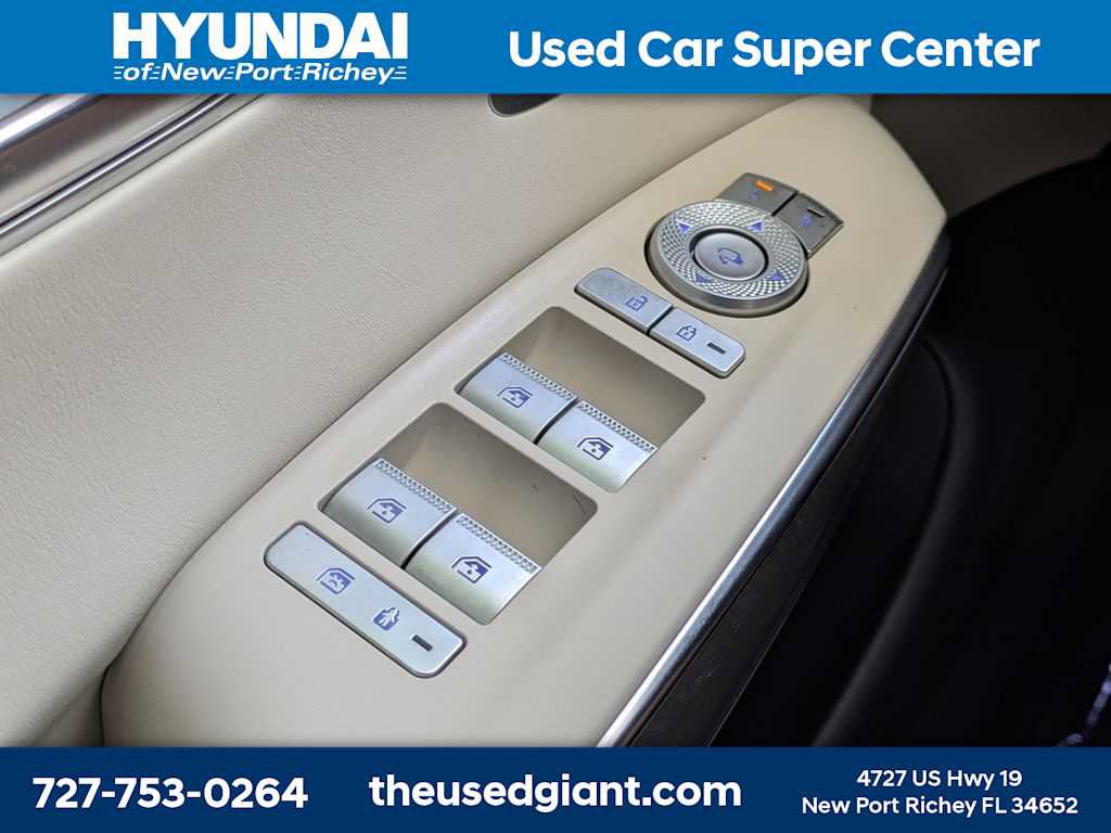 Used 2025 Genesis GV70 2.5T w/ Select Package AWD/4WD image 37
