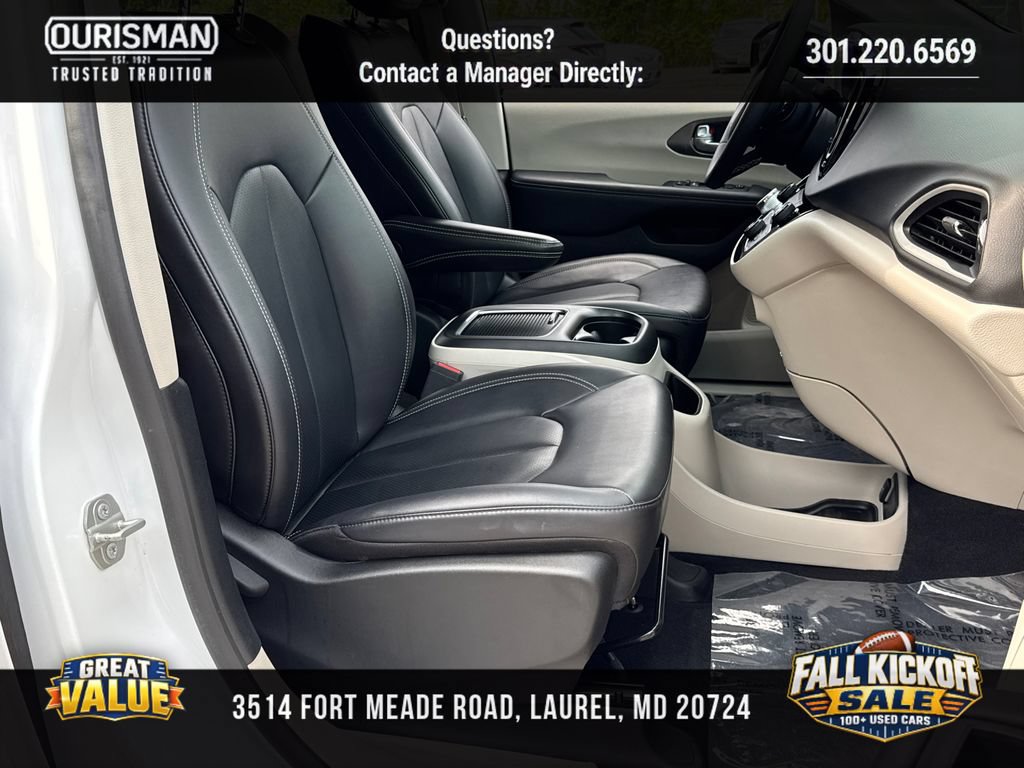 Used 2024 Chrysler Pacifica Touring-L FWD image 23