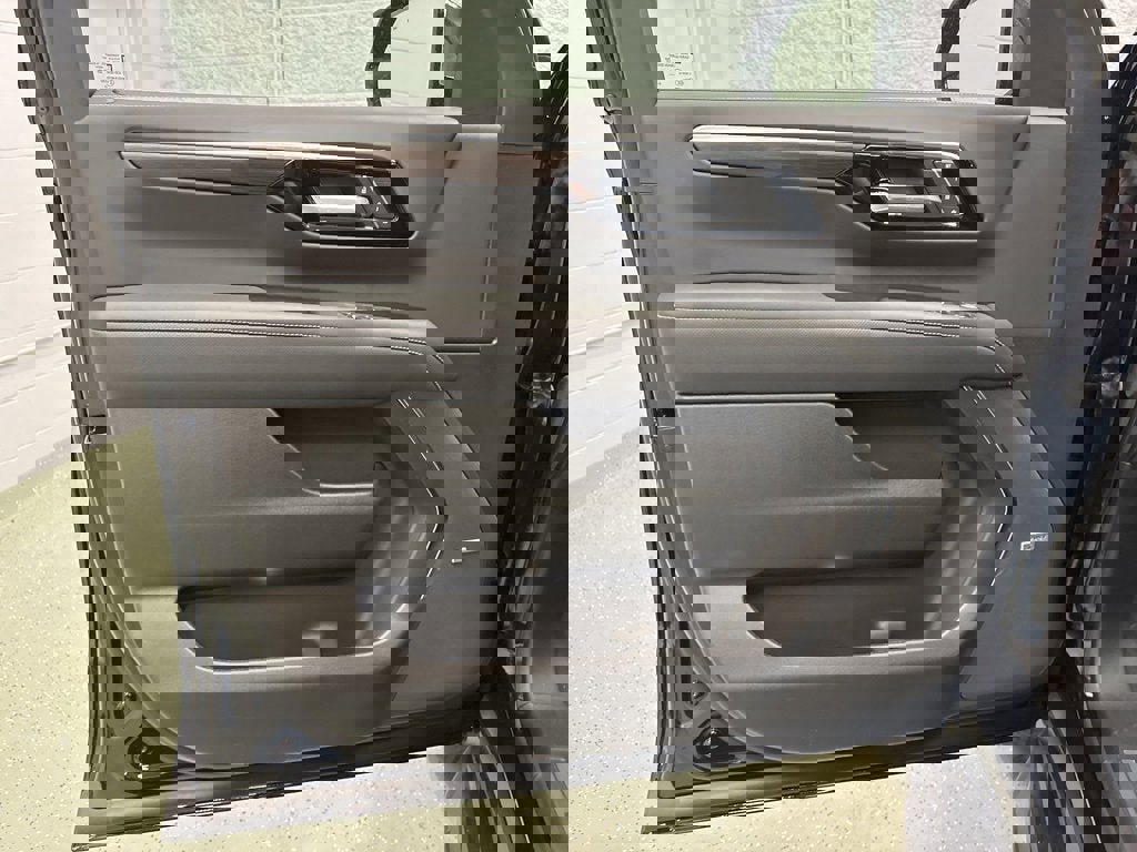 New 2026 Chevrolet Suburban Premier image 13