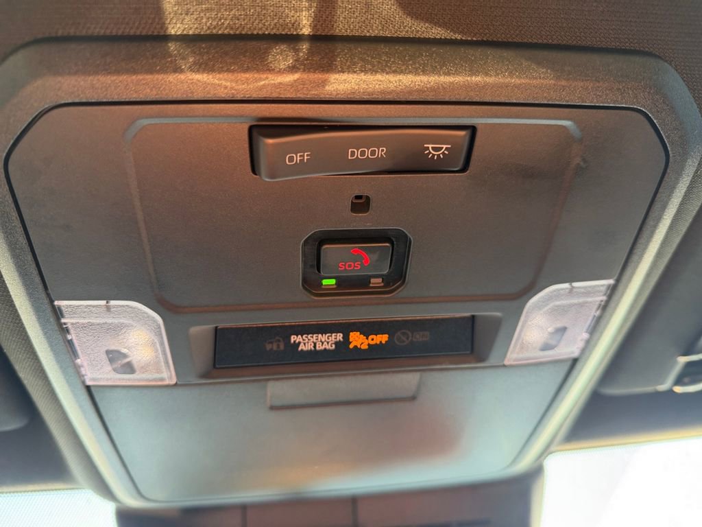 Used 2025 Toyota Tacoma Limited image 21