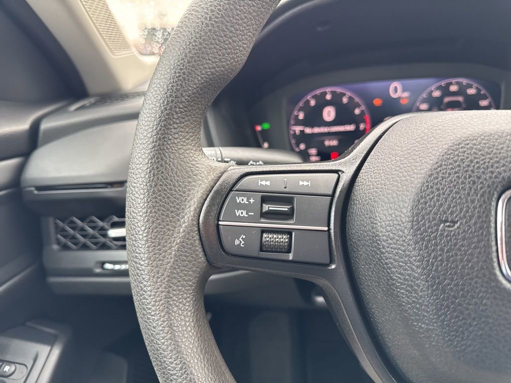 Used 2023 Honda Accord EX image 17