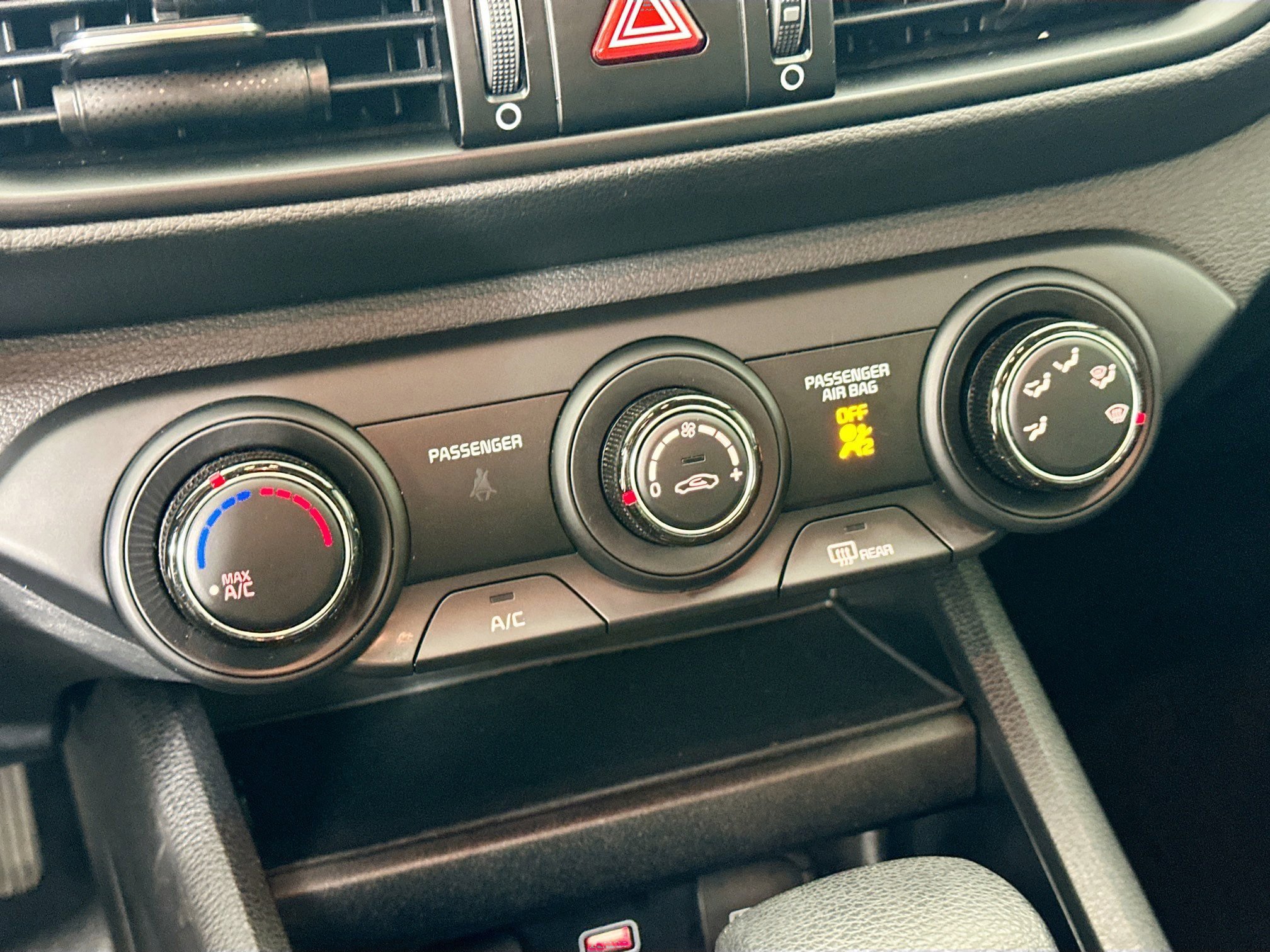 Used 2024 Kia Forte LXS w/ LXS Technology Package FWD image 19