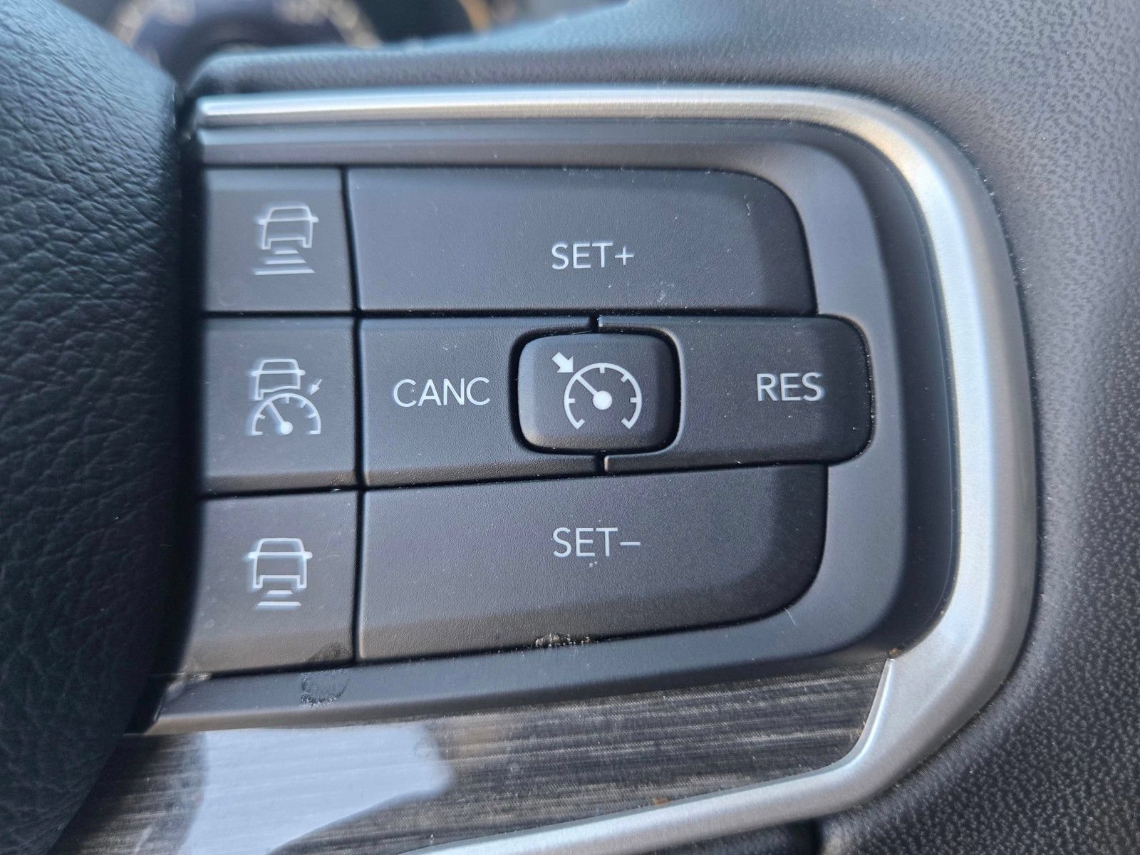 Used 2022 Jeep Wagoneer Series II w/ Premium Group I AWD/4WD image 17