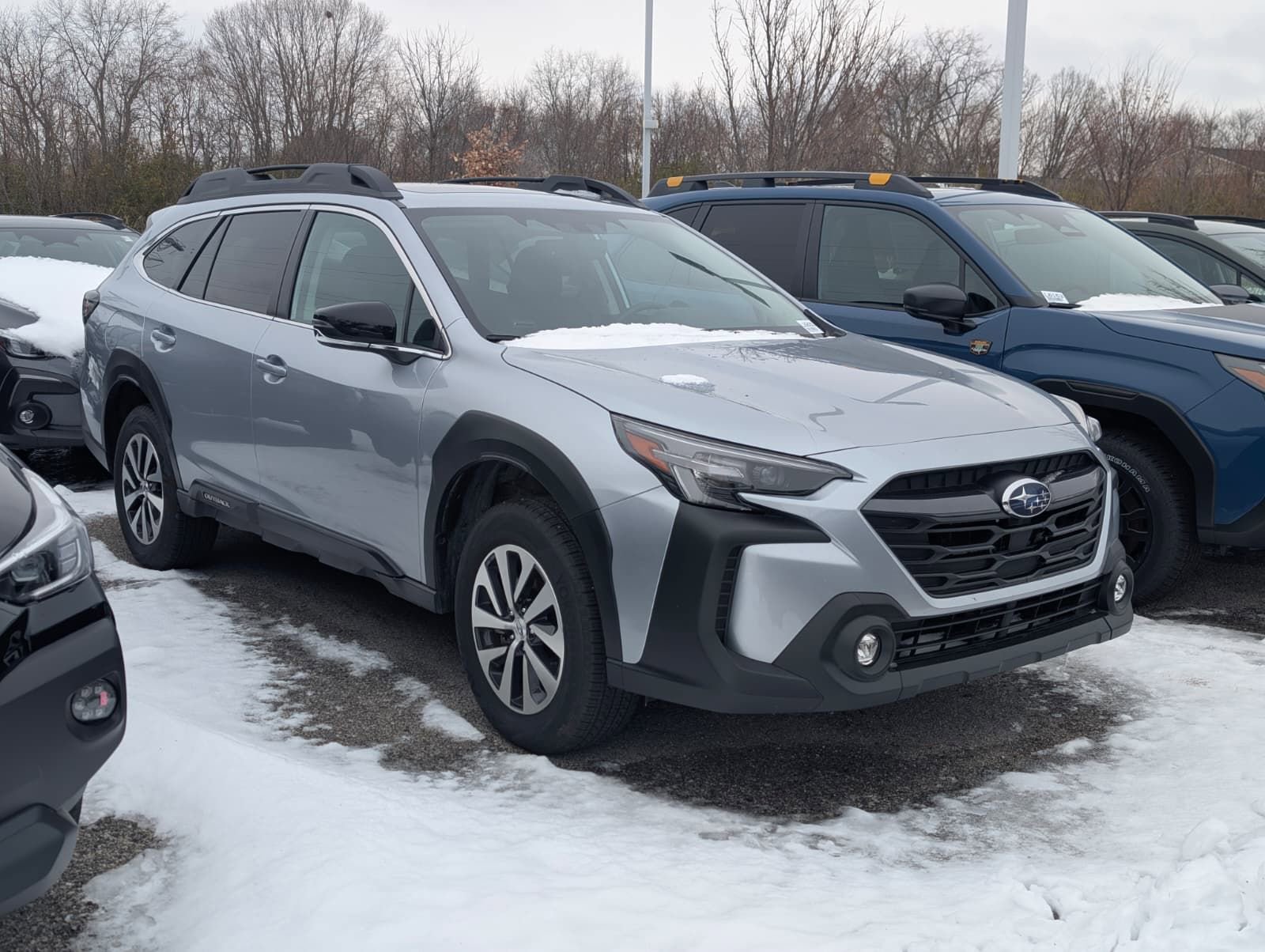 Used 2025 Subaru Outback Premium w/ Popular Package #1A image 3