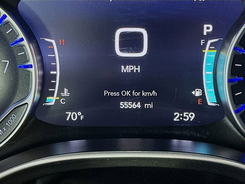 Used 2024 Chrysler Pacifica Touring-L FWD image 15