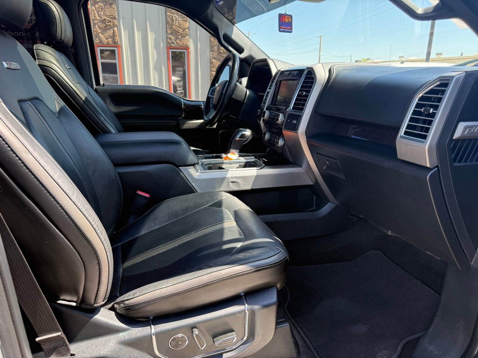 Used 2015 Ford F150 Platinum w/ Equipment Group 701A Luxury image 13