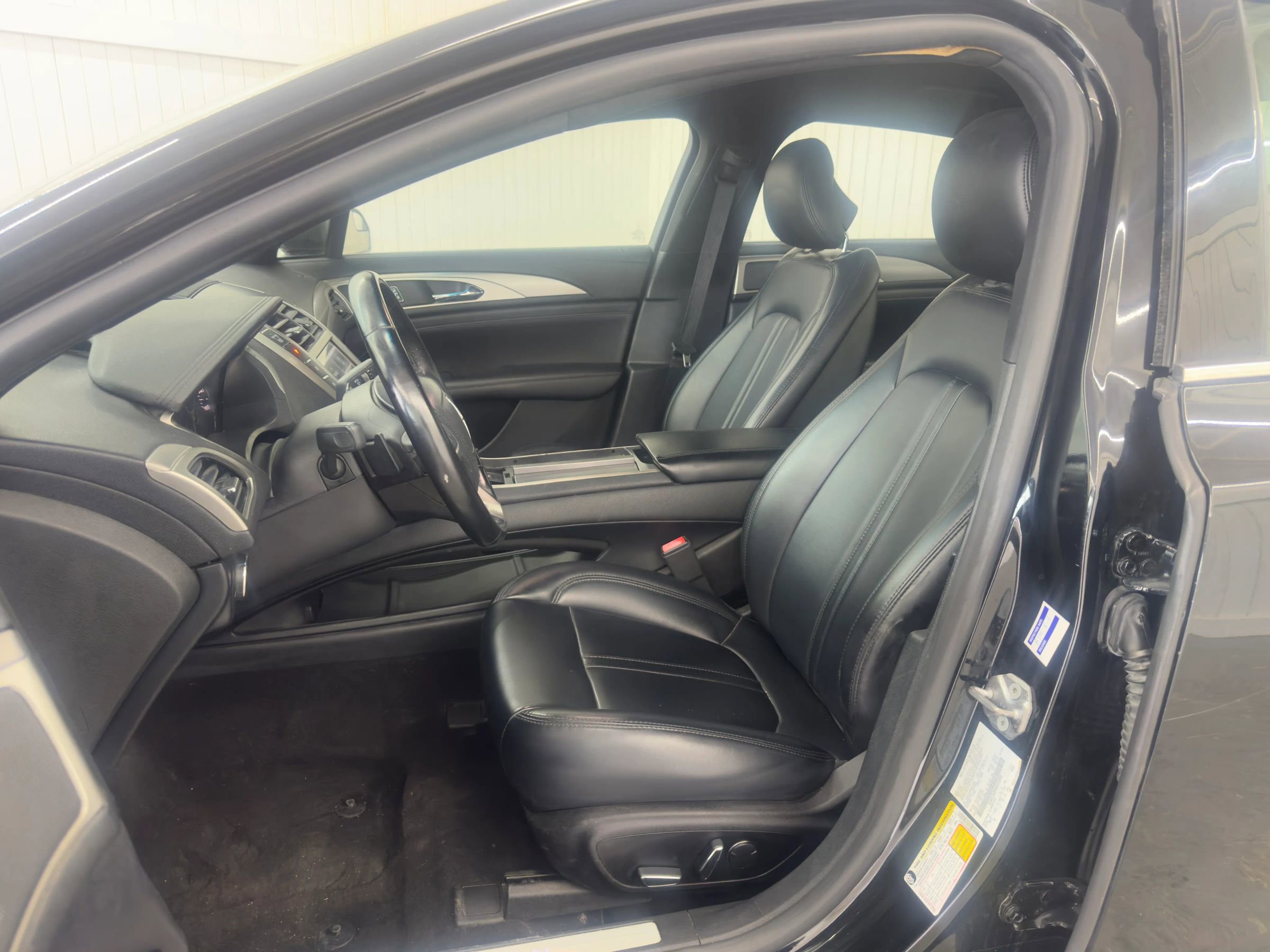 Used 2017 Lincoln MKZ Premiere FWD image 9
