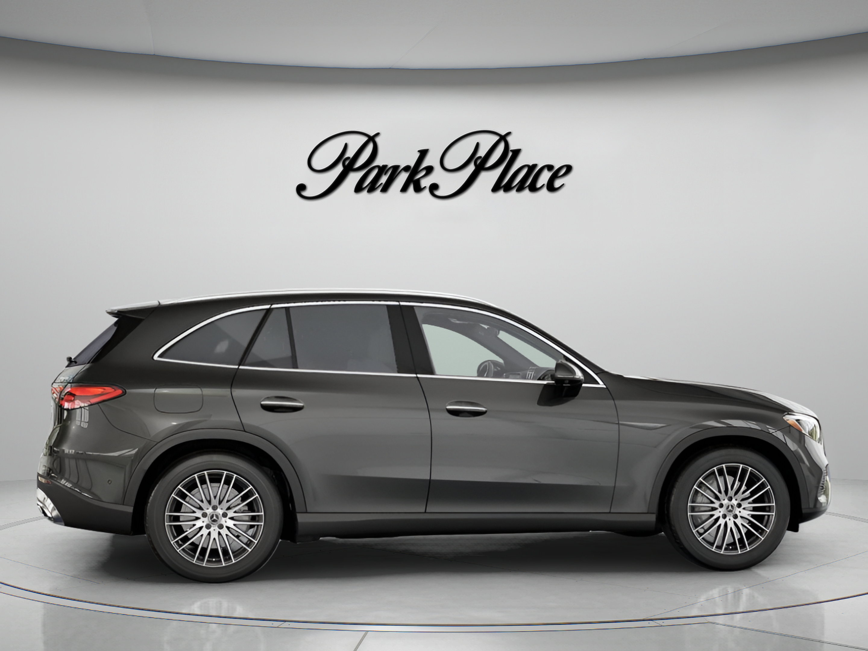 Used 2026 Mercedes-Benz GLC 300 4MATIC image 26