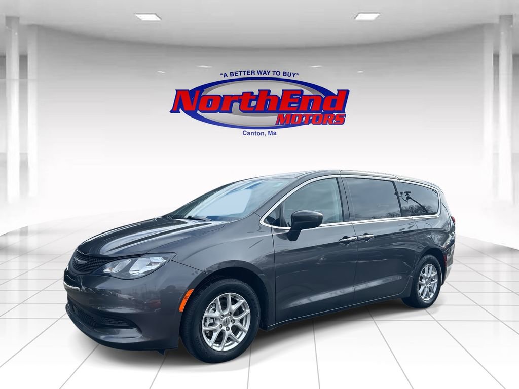 Used 2023 Chrysler Voyager LX image 8
