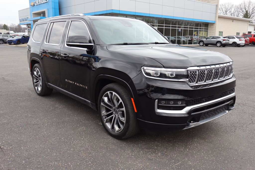Used 2022 Jeep Grand Wagoneer Series III w/ Rear Seat Video Group 1 AWD/4WD image 2