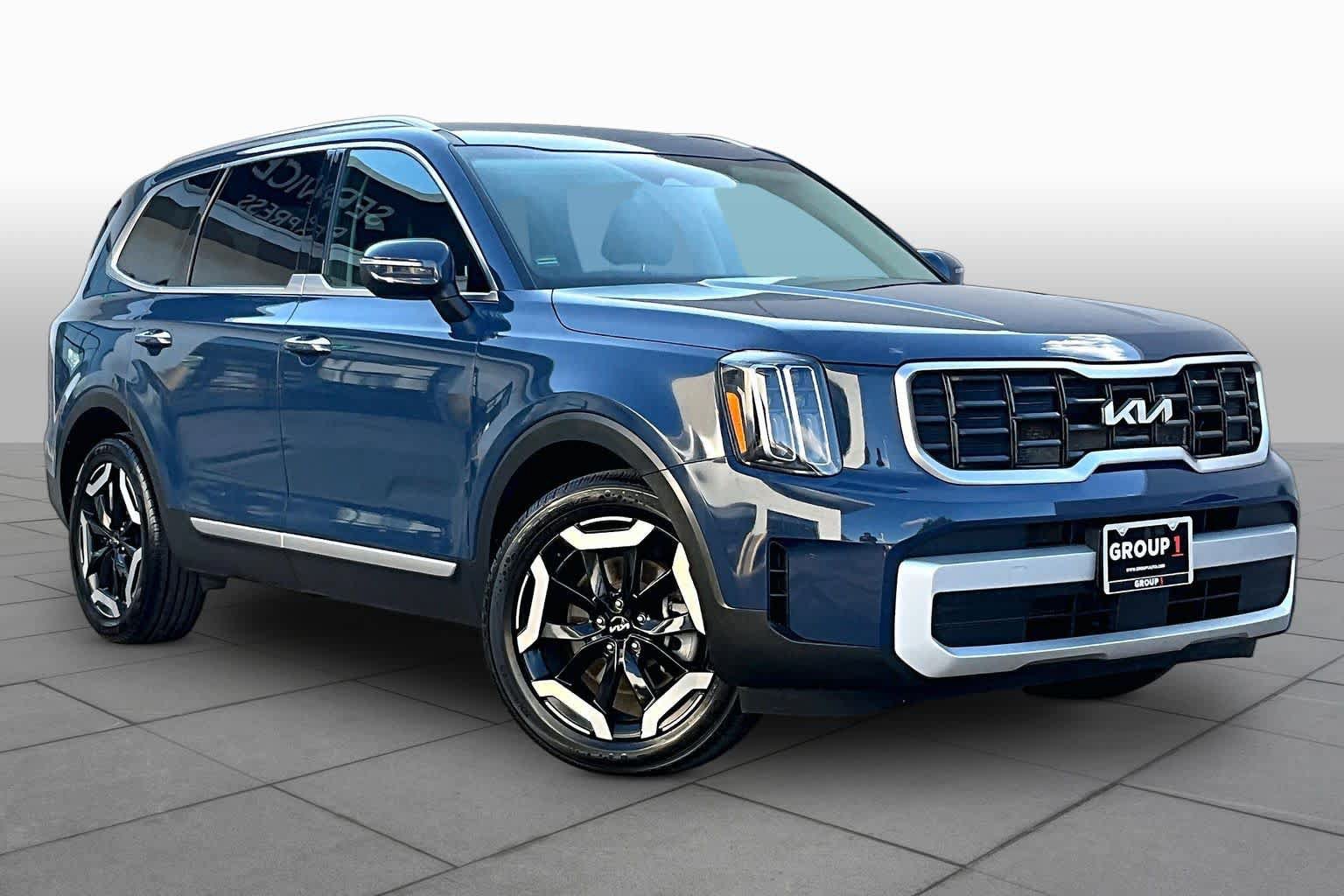 Certified 2025 Kia Telluride S AWD/4WD image 3