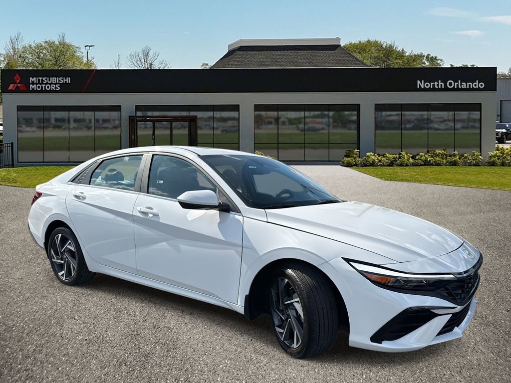 Used 2024 Hyundai Elantra SEL w/ Convenience Package image 7