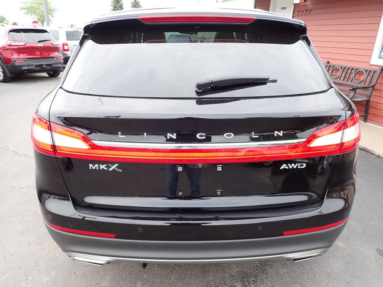 Used 2017 Lincoln MKX Reserve AWD/4WD image 5