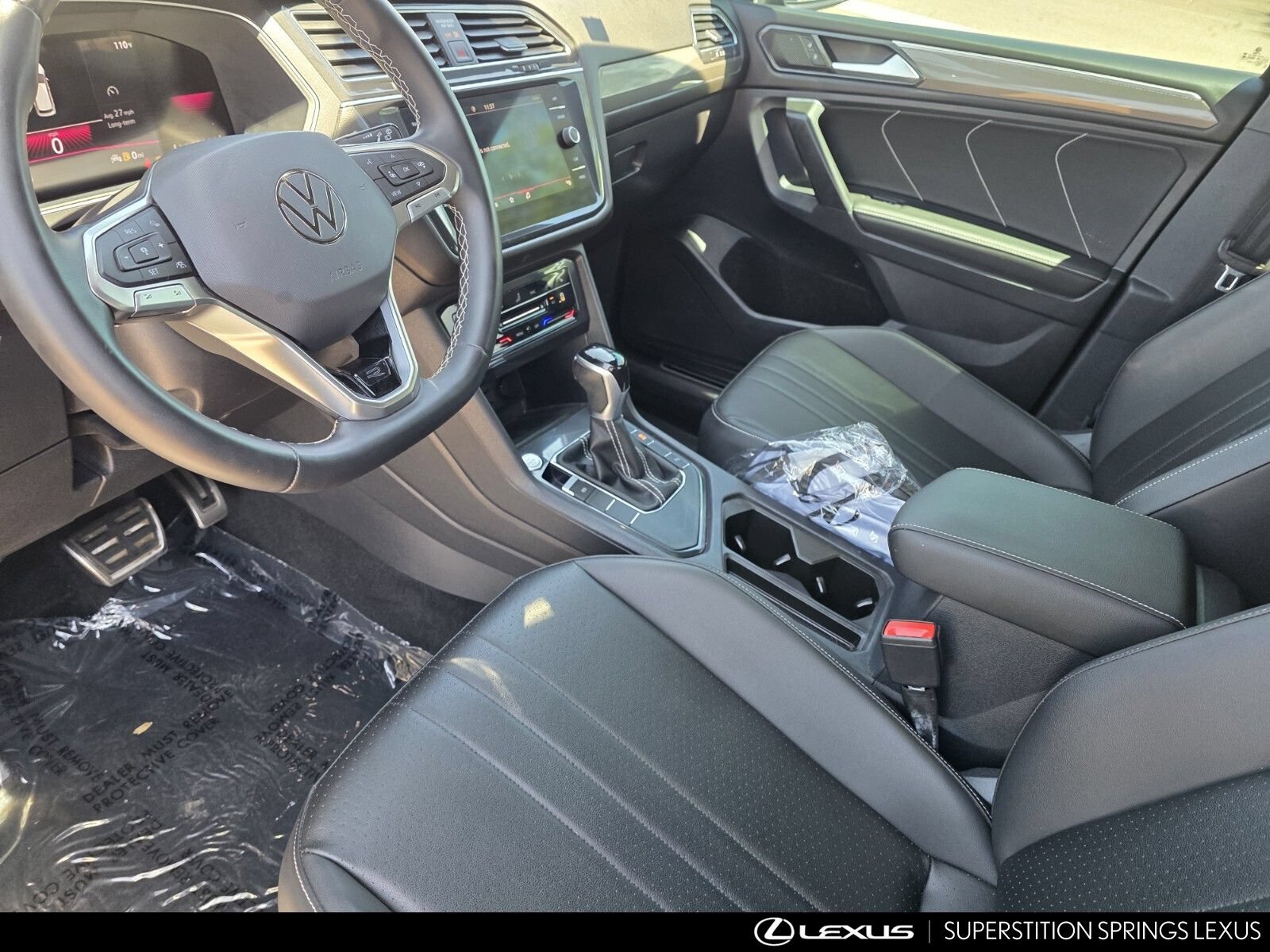 Used 2023 Volkswagen Tiguan SE R-Line FWD image 13