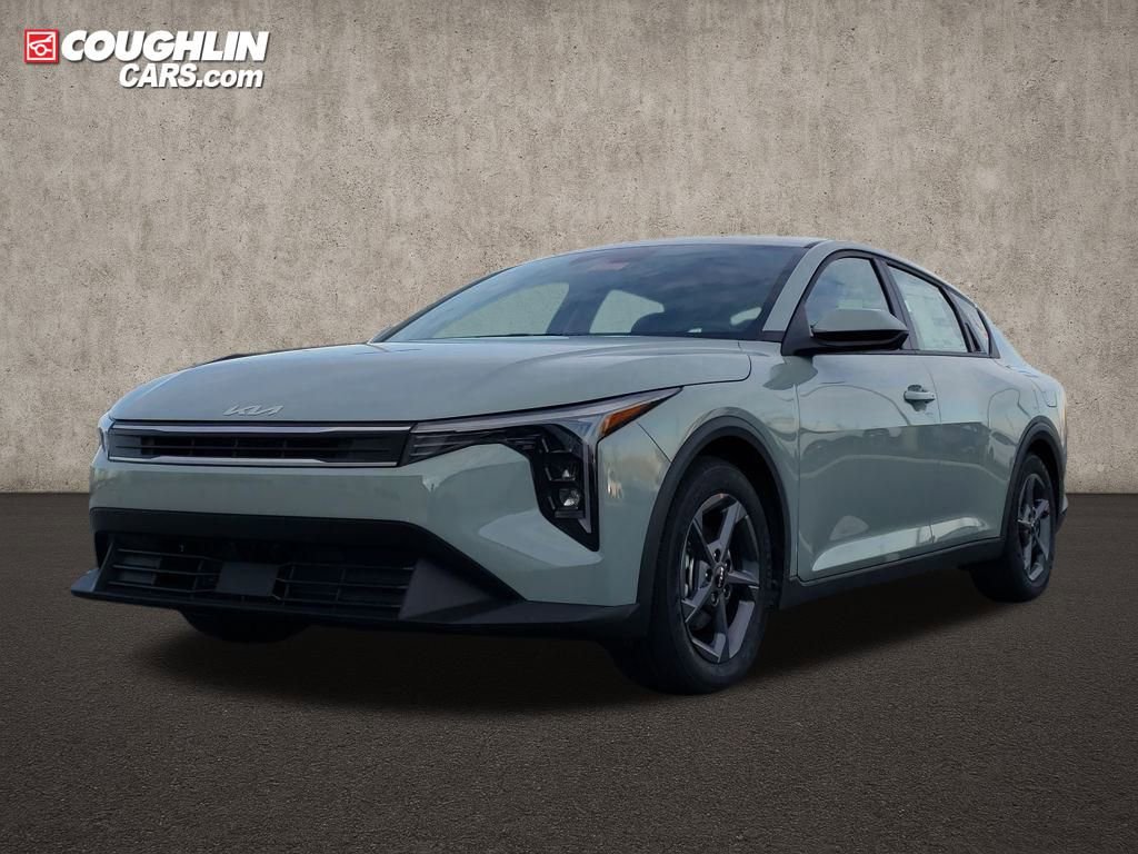 New 2025 Kia K4 LXS image 3