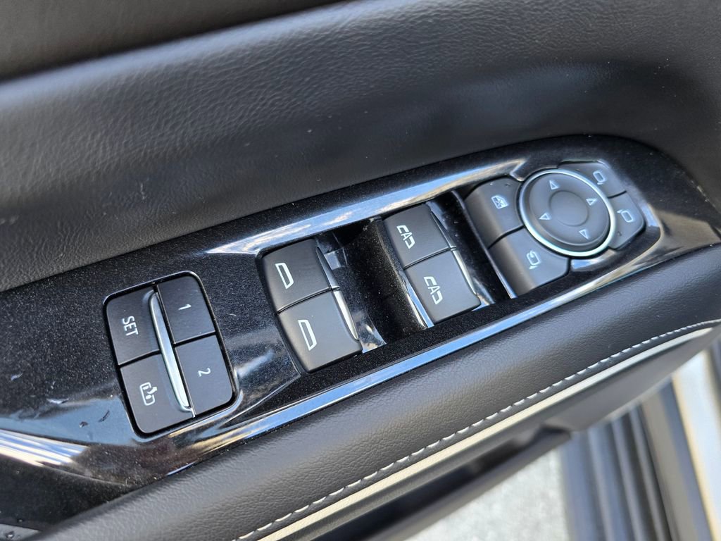 Used 2023 Cadillac Escalade Premium Luxury image 19