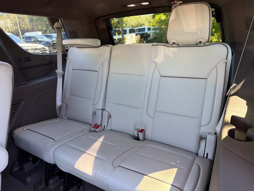 New 2026 GMC Yukon Denali w/ Denali Reserve Package AWD/4WD image 39