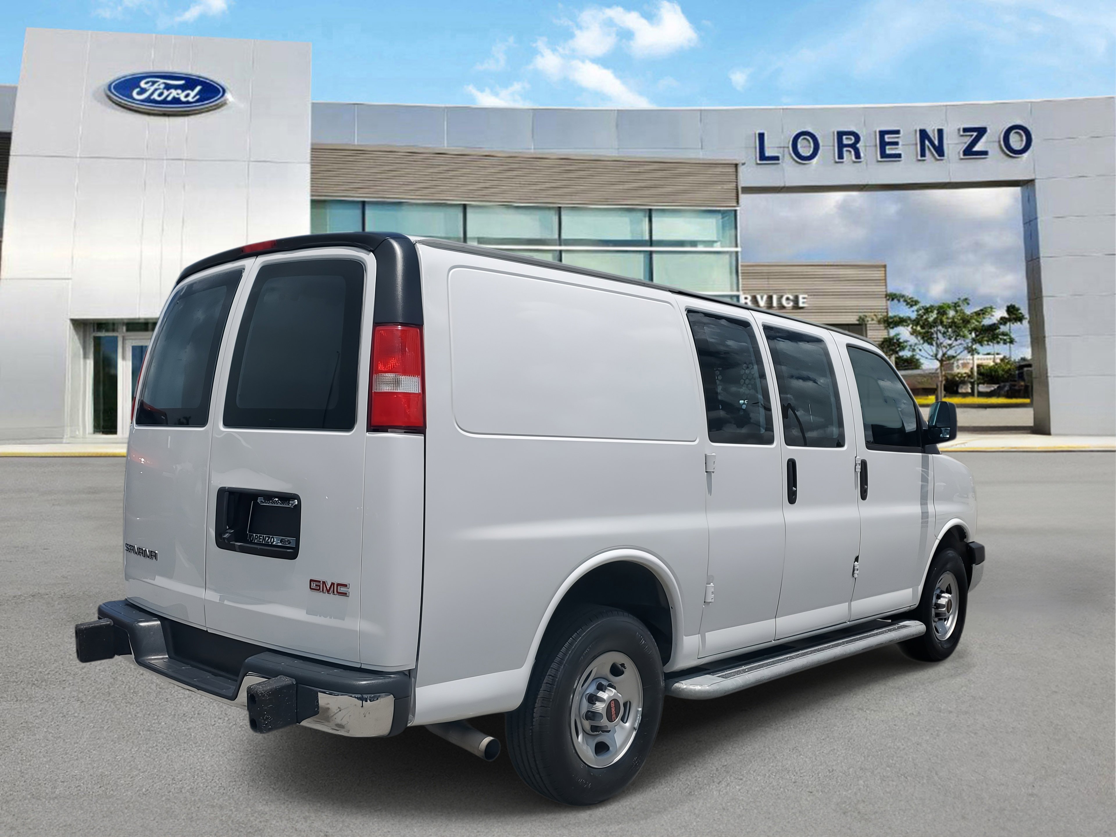 Used 2023 GMC Savana 2500 w/ Driver Convenience Package image 5