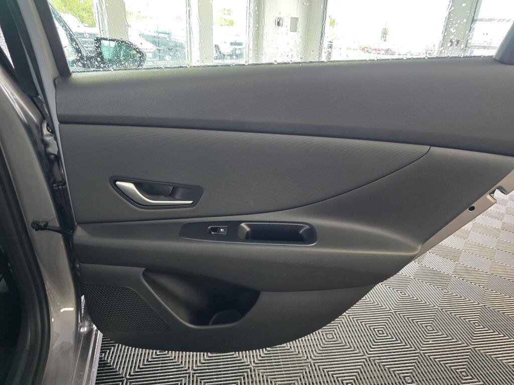 New 2026 Hyundai Elantra Limited image 39