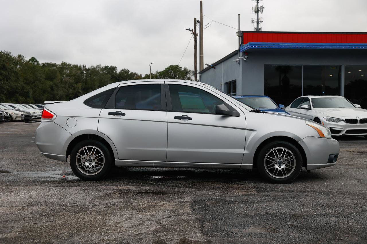 Used 2010 Ford Focus SE image 13