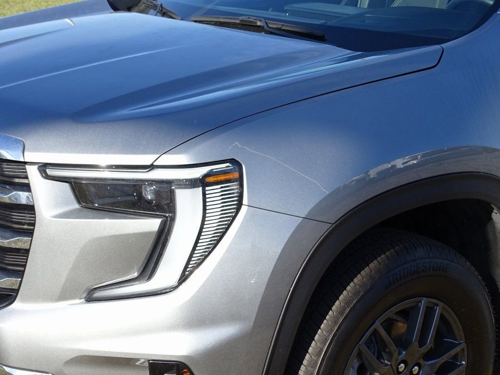 Used 2025 GMC Acadia Elevation image 30