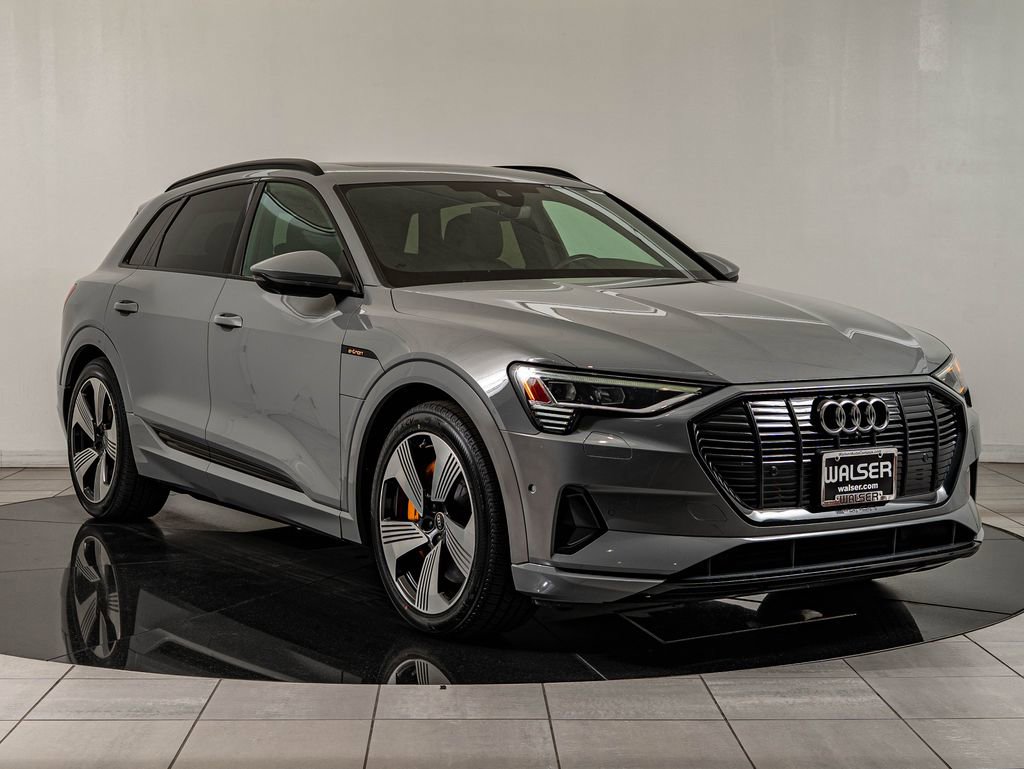 Used 2022 Audi e-tron Premium Plus w/ Premium Plus Package image 3