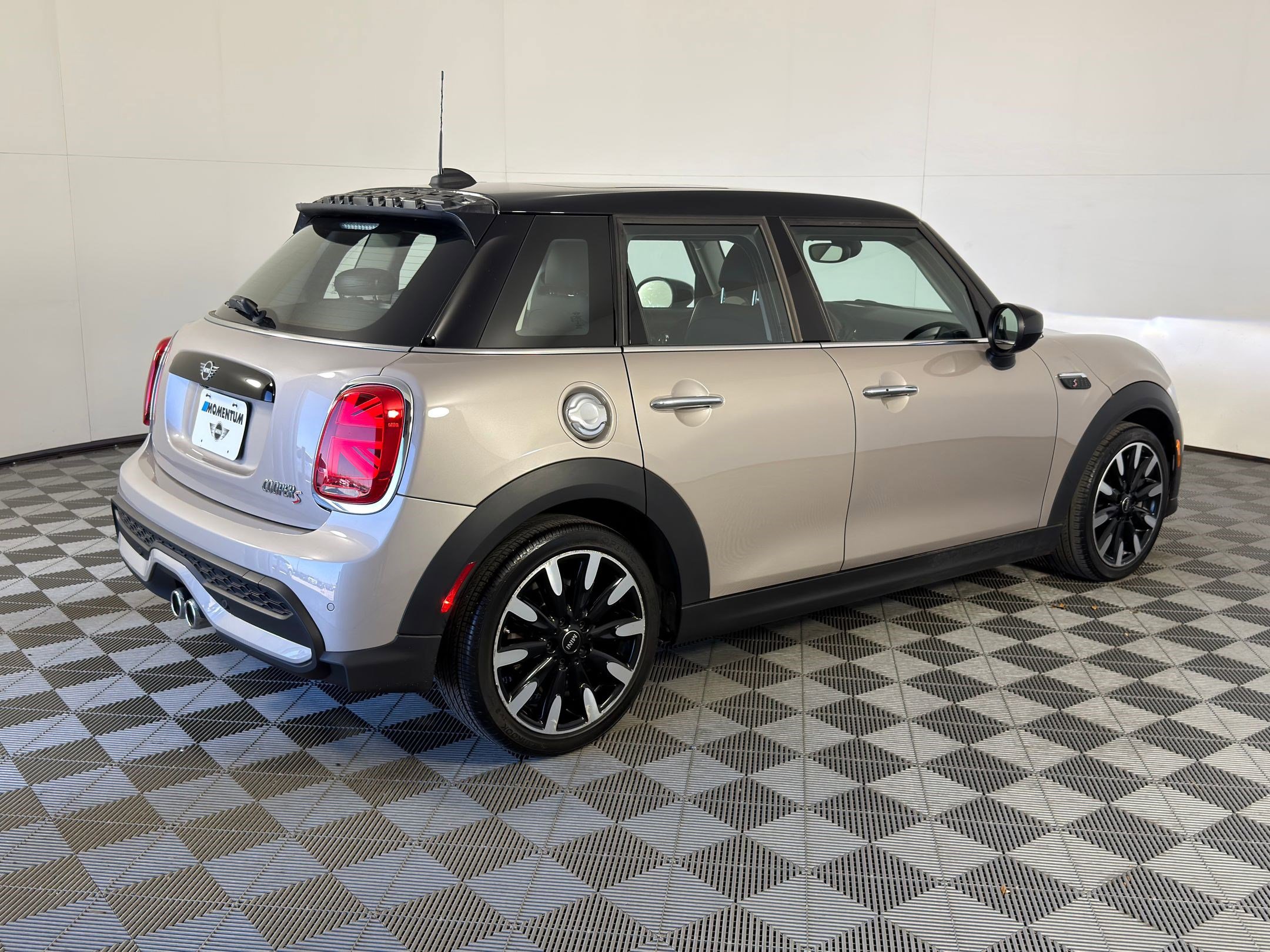 Certified 2023 MINI Cooper S image 8