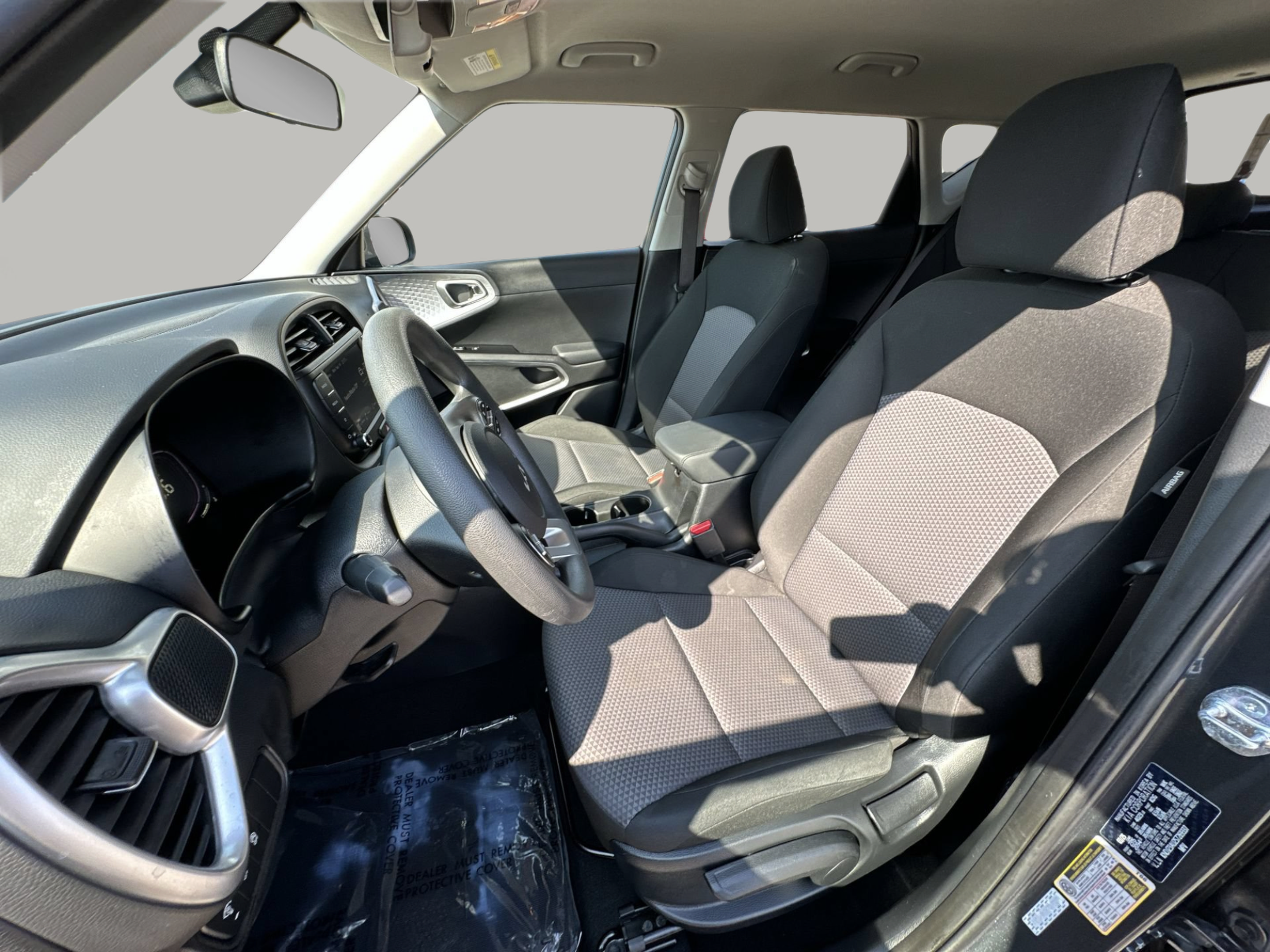 Used 2025 Kia Soul LX FWD image 13