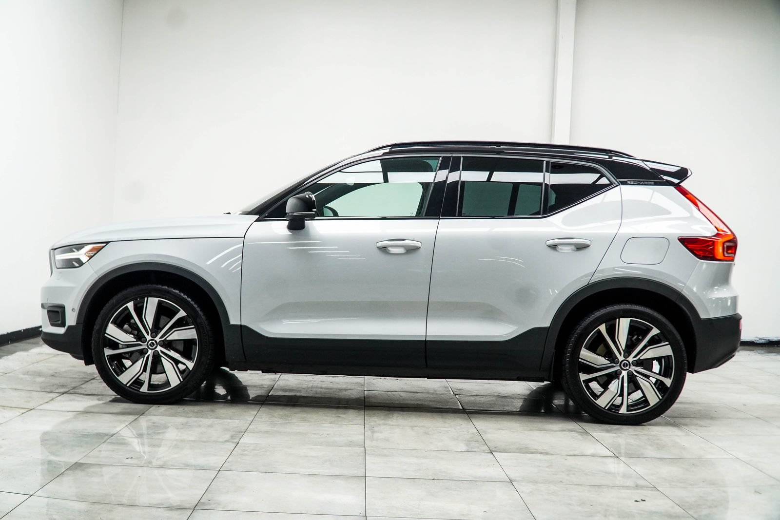 Used 2022 Volvo XC40 P8 Recharge Ultimate AWD/4WD image 11
