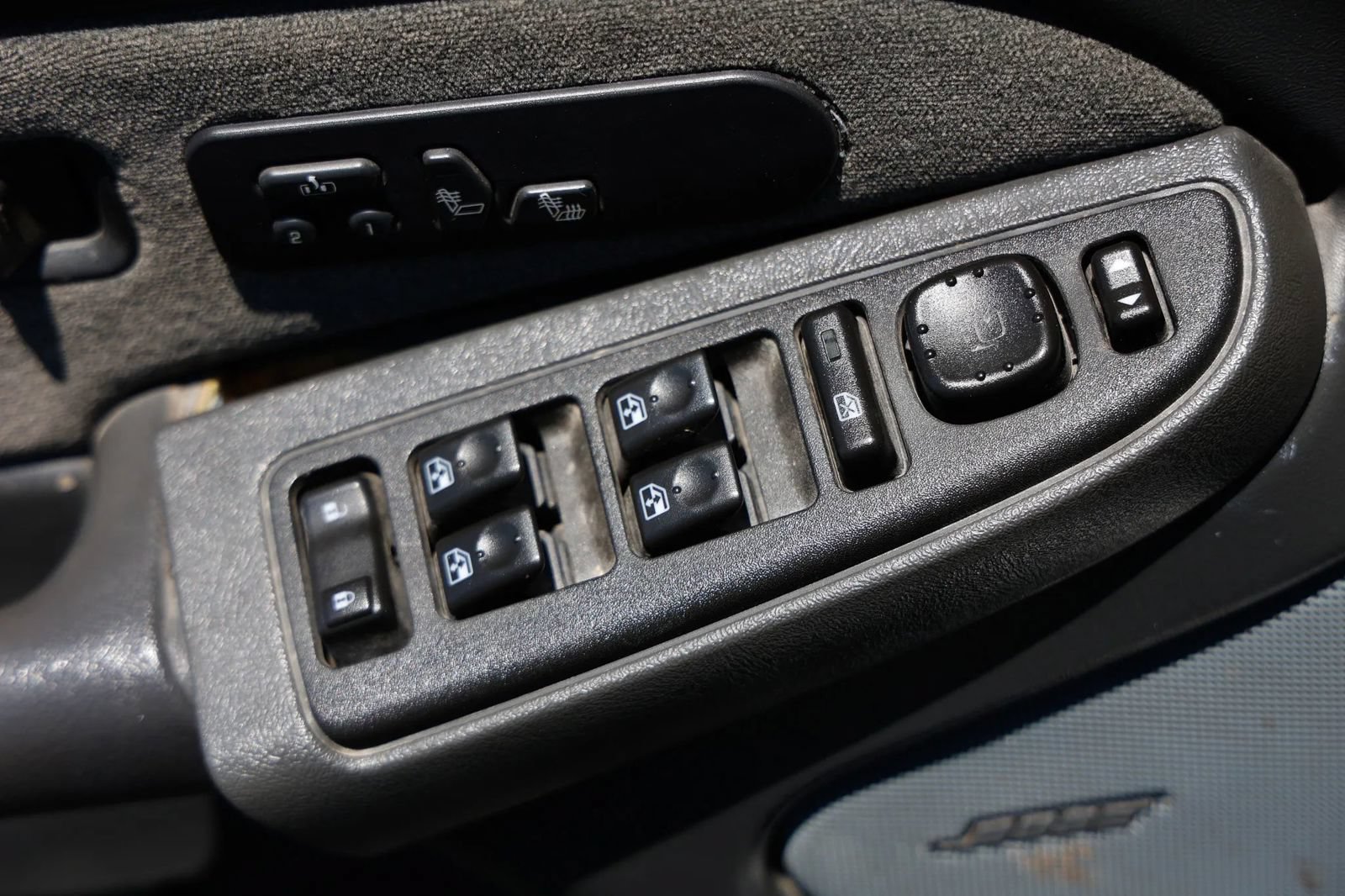 Used 2003 Chevrolet Silverado 2500 LT AWD/4WD image 35