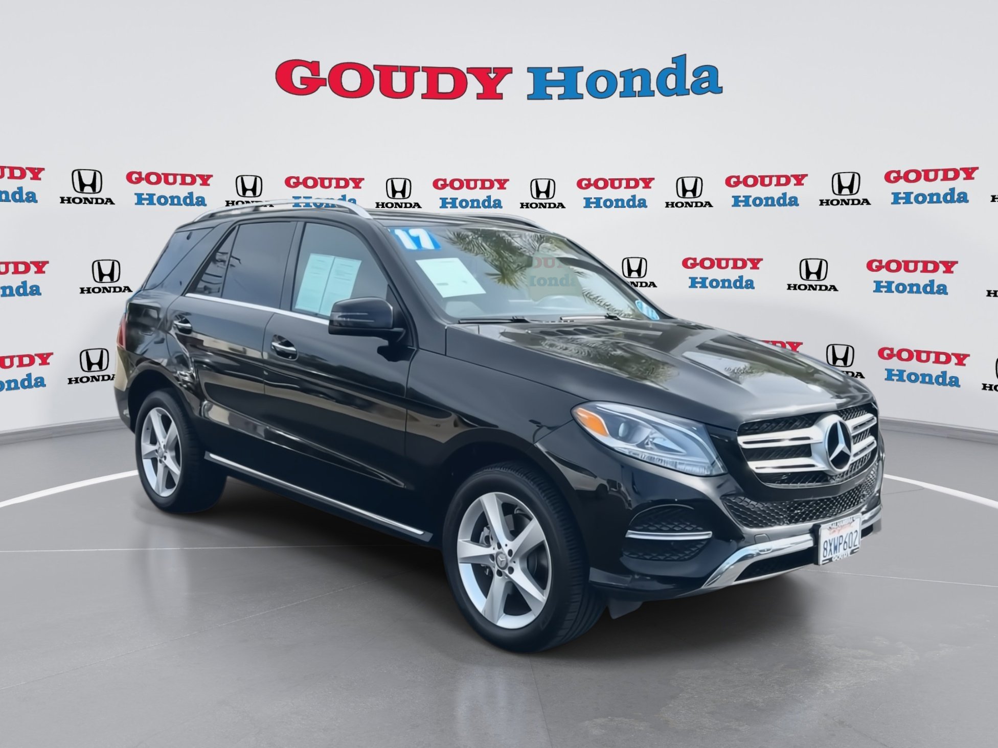 Used 2017 Mercedes-Benz GLE 350 4MATIC image 2