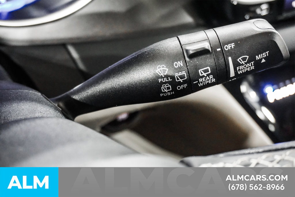 Used 2023 Chrysler Pacifica Touring-L FWD image 30