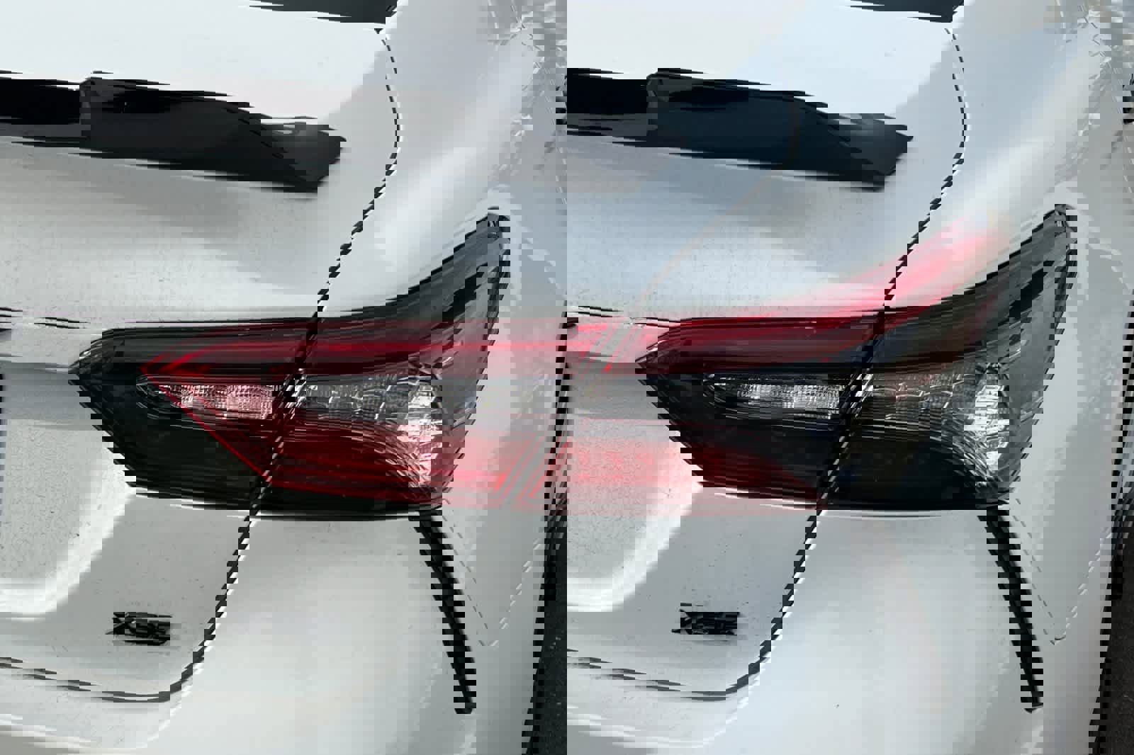 Used 2021 Toyota Camry XSE image 17