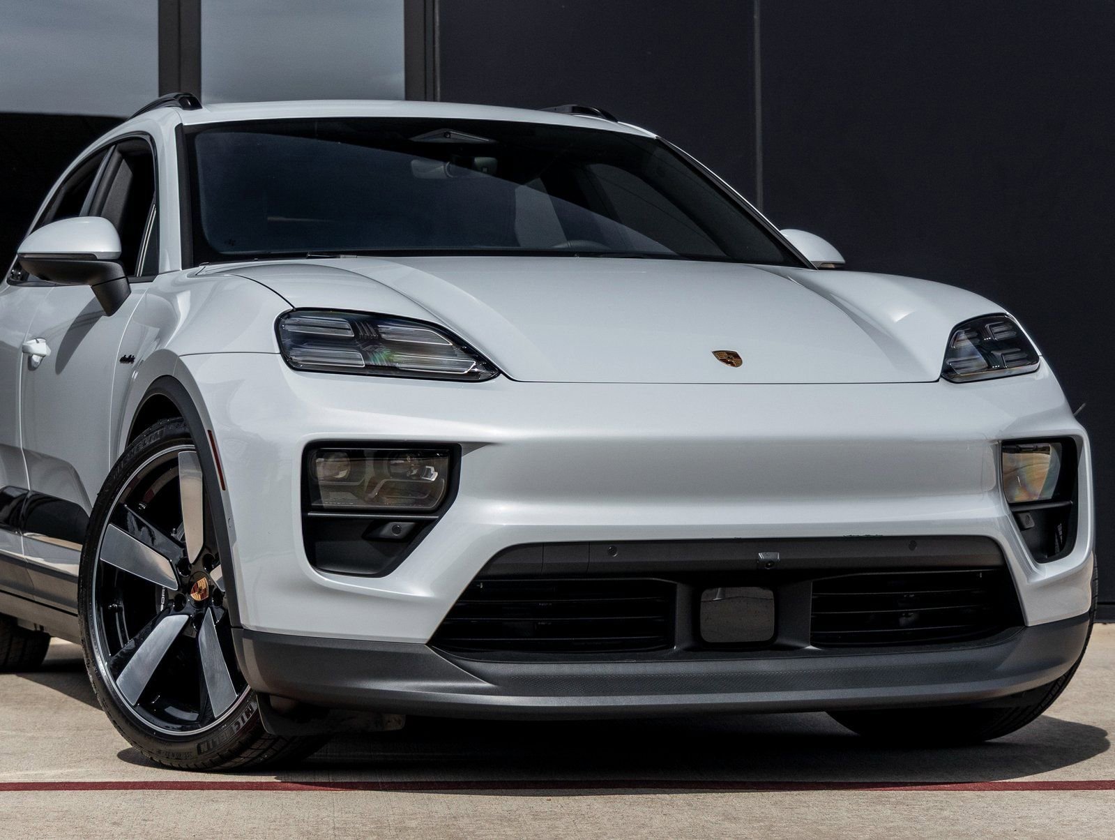 New 2026 Porsche Macan Electric RWD image 9