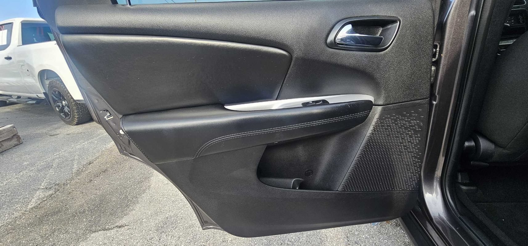 Used 2019 Dodge Journey SE w/ Blacktop Package FWD image 19