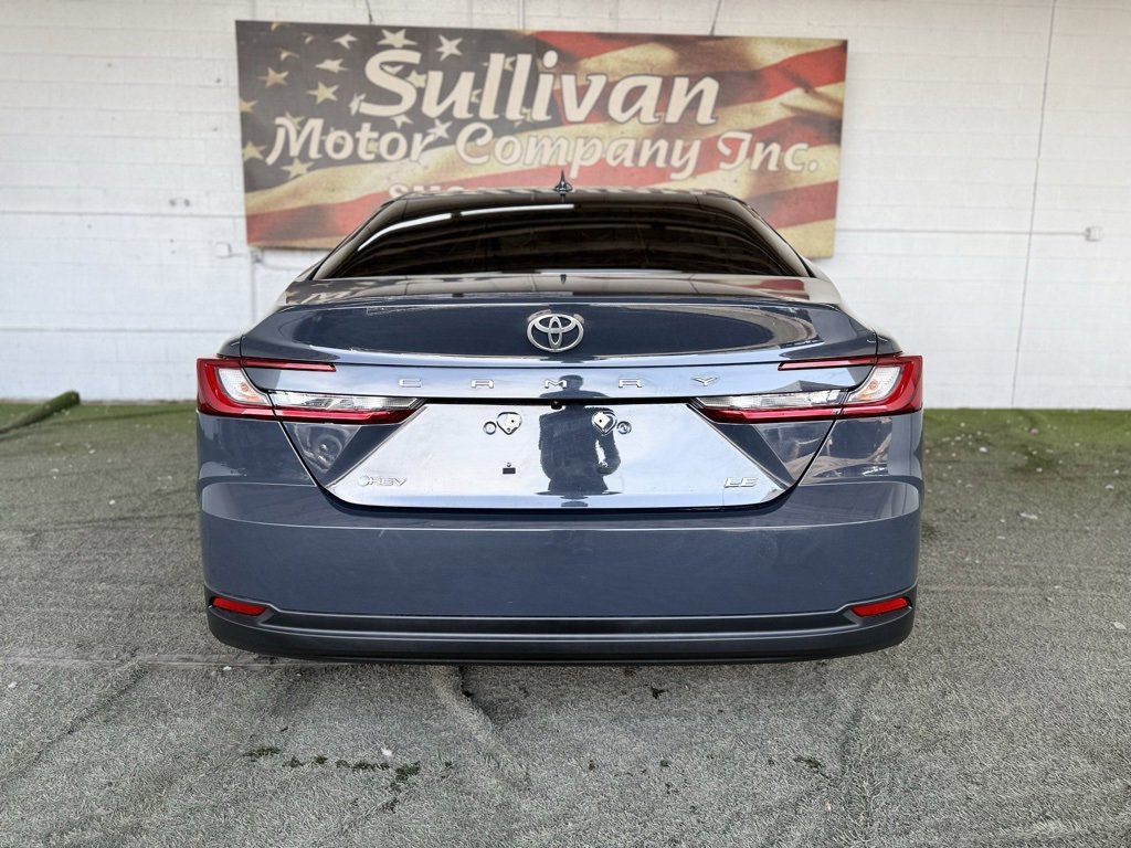 Used 2025 Toyota Camry LE image 10